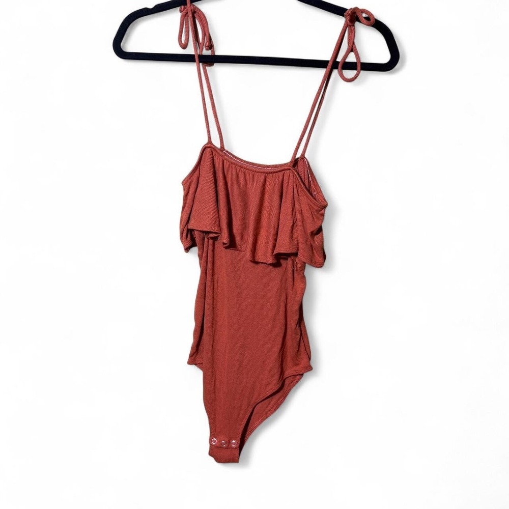 Mudd Terracotta Cold Shouldered Bodysuit Size Small